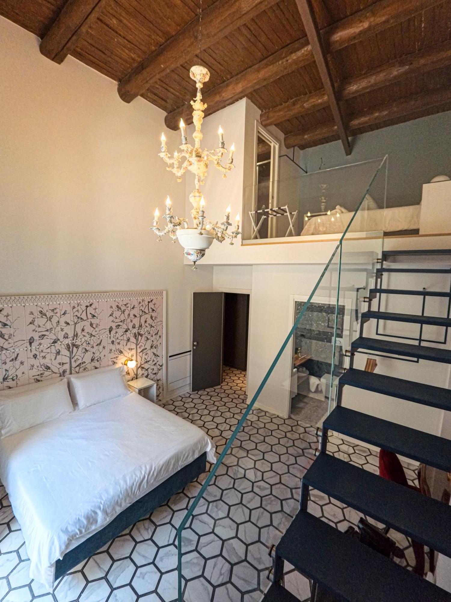 Costantinopoli 33 Grand Naples