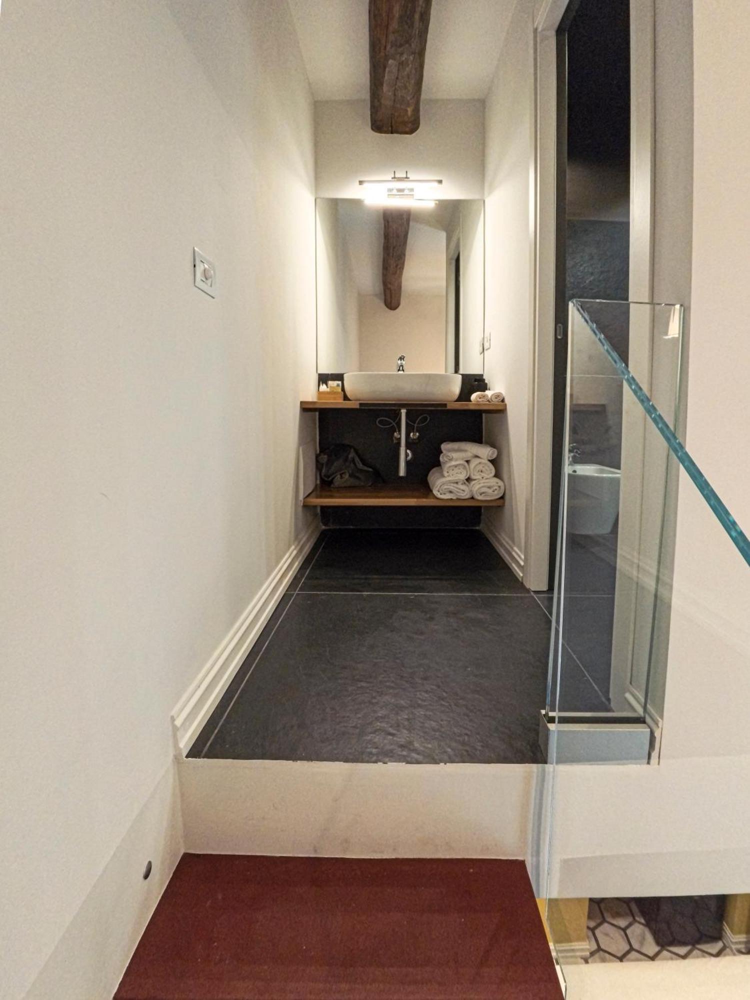 Costantinopoli 33 Grand * Naples